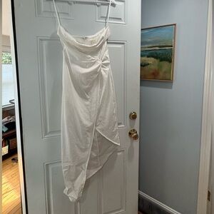 White strapless hello molly dress (worn 1x for reh dinner, like new) size M